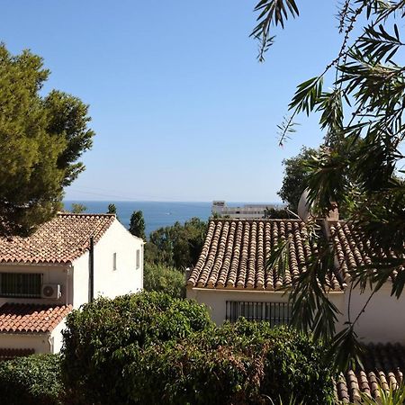 Quaint 2 Bedroom Townhouse With Pool Close To Sea! Benalmadena Bagian luar foto