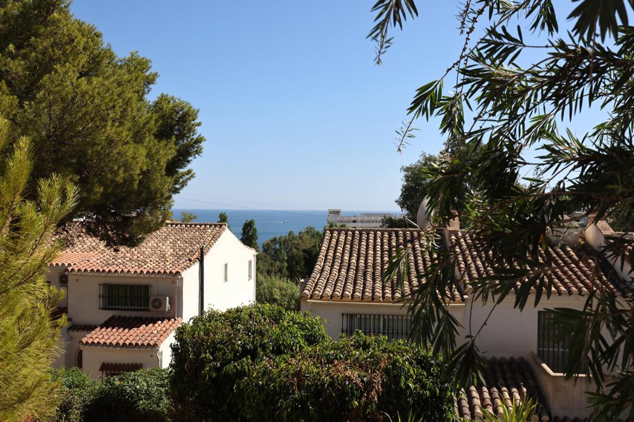 Quaint 2 Bedroom Townhouse With Pool Close To Sea! Benalmadena Bagian luar foto