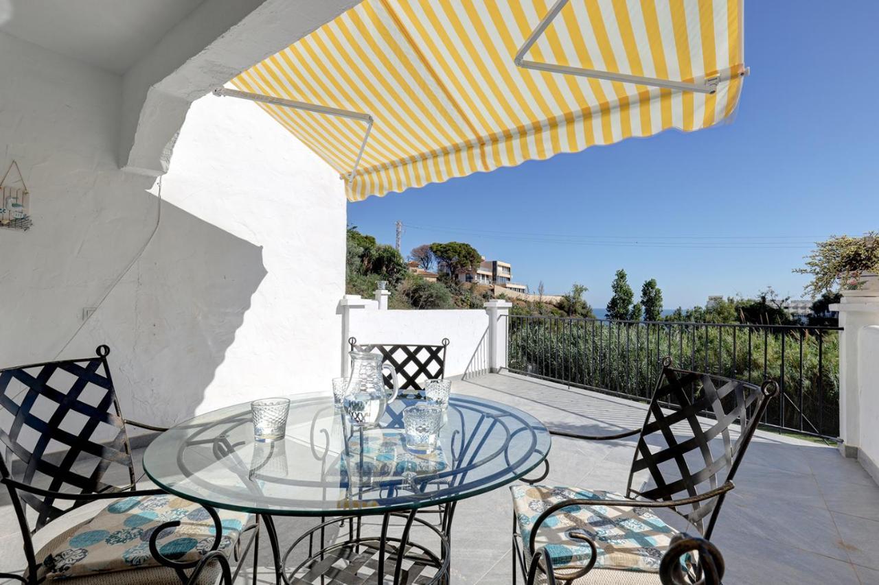 Quaint 2 Bedroom Townhouse With Pool Close To Sea! Benalmadena Bagian luar foto