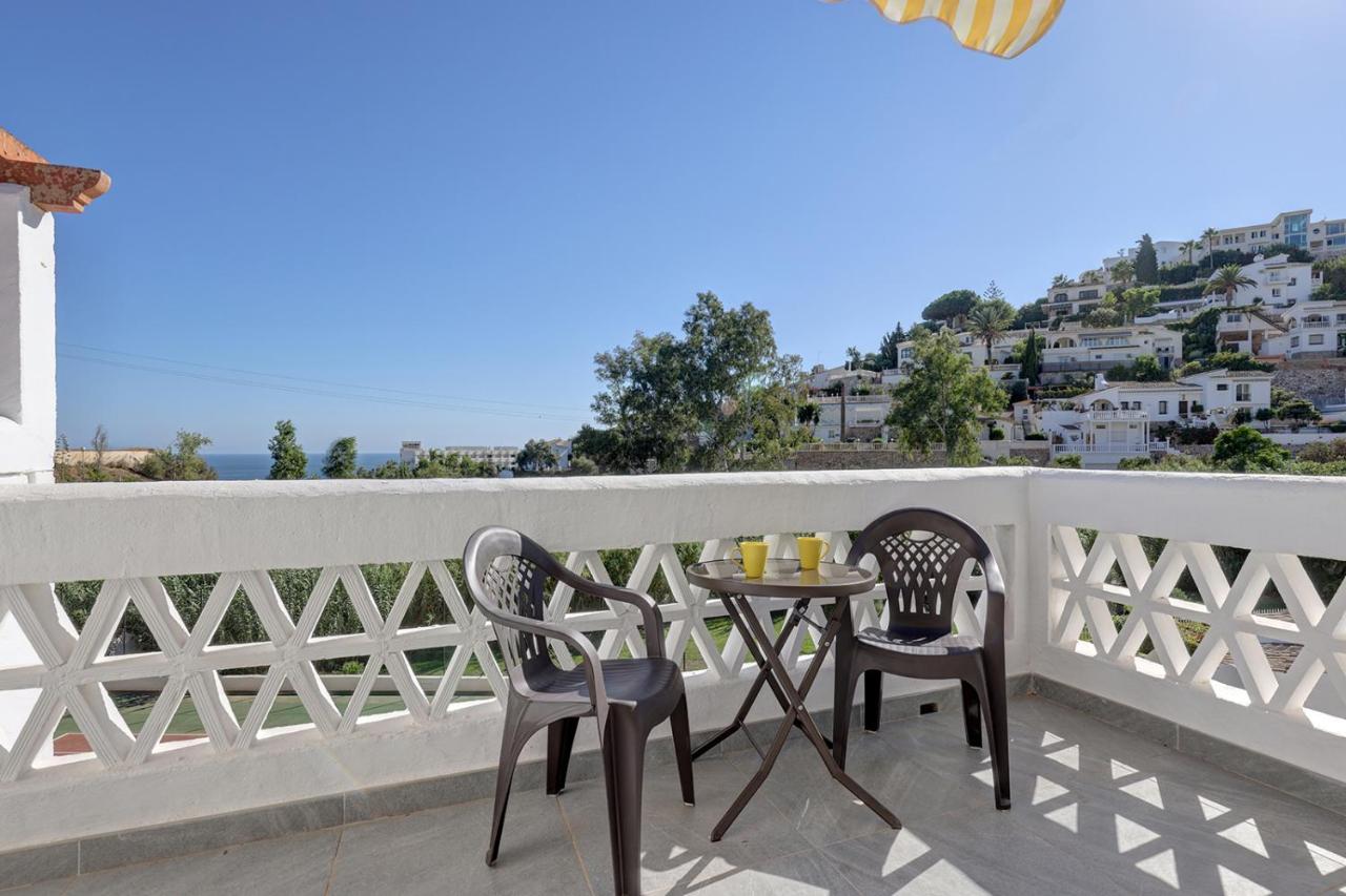 Quaint 2 Bedroom Townhouse With Pool Close To Sea! Benalmadena Bagian luar foto